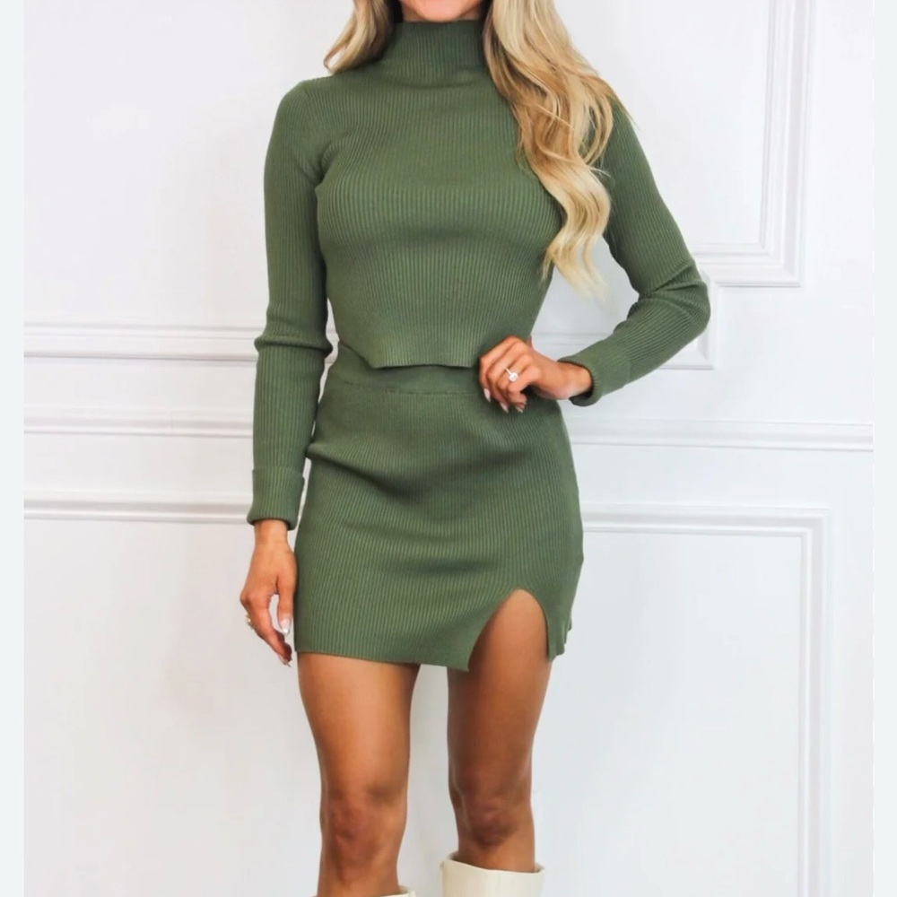 K Lesis Olive Ribbed Turtleneck Sweater set- medium